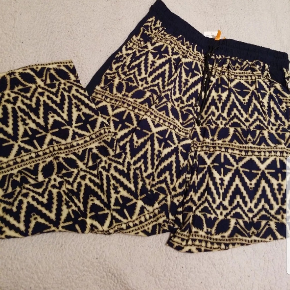 Wide leg pants